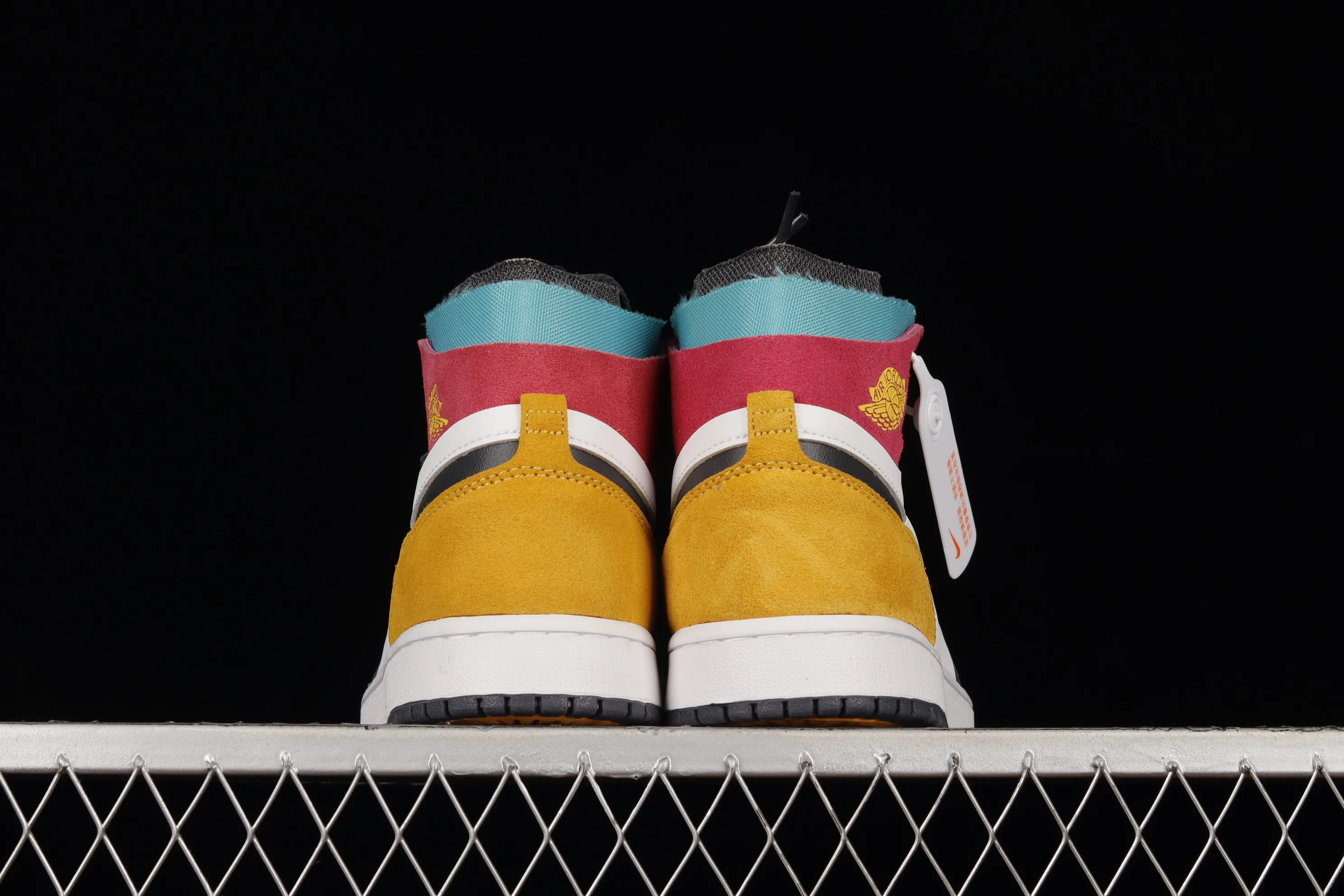 All categories Air Jordan Jordan series basketball shoes Air Jordan 1 High Air Jordan 1 Zoom CMFT AJ1 Joe 1 white black yellow color matching CT0978-016